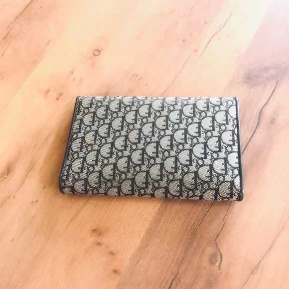 Authentic Dior clutch - Picture 3 of 6